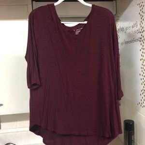 American Eagle Jegging Tee maroon w/ black stripes